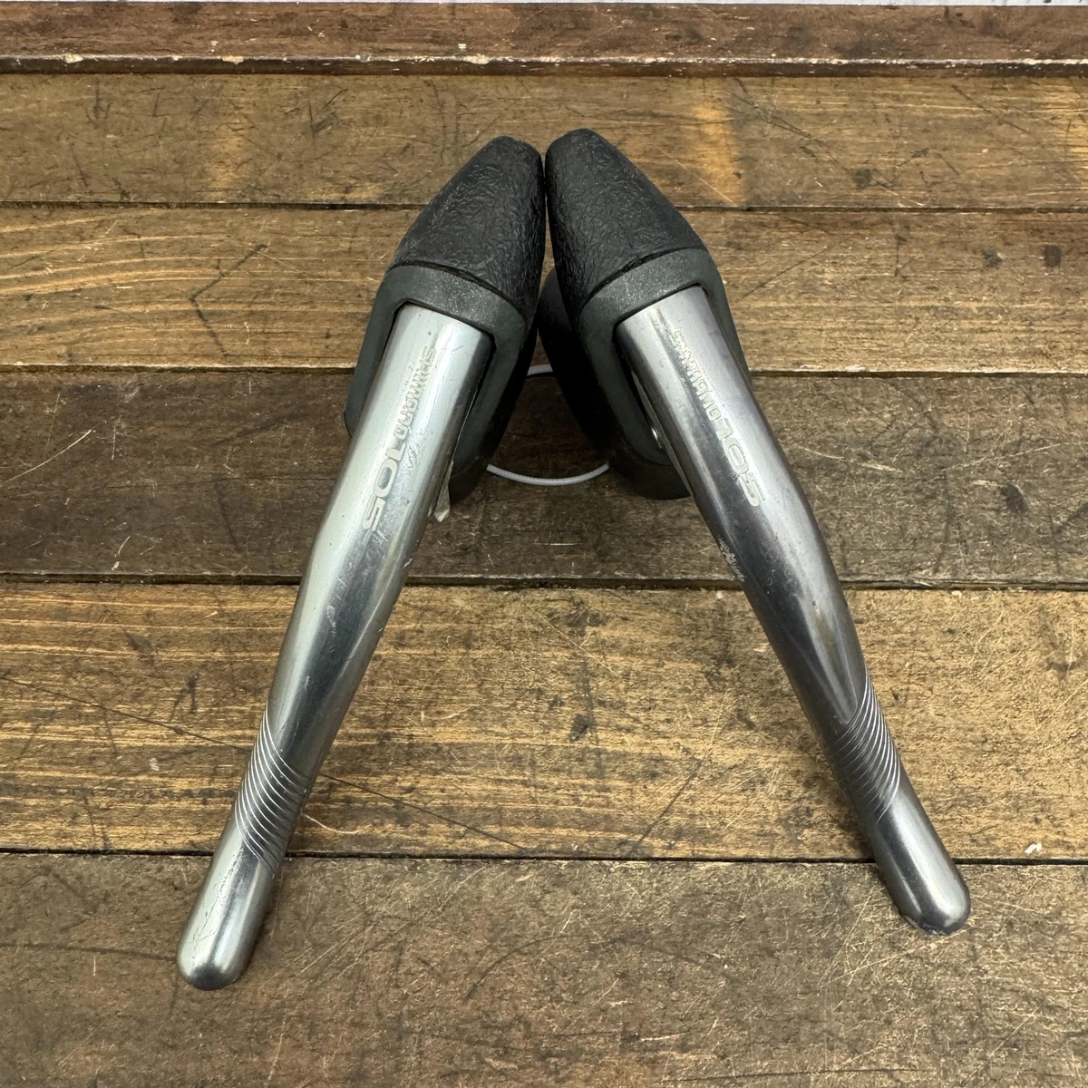 SHIMANO 105 BRAKE AERO LEVERS. Leviers de freins BL-1051
