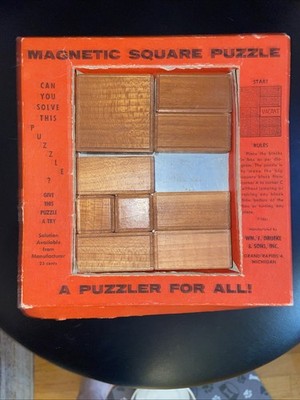 Vintage 1961 Drueke MAGNETIC SQUARE PUZZLE No. 561 Solitaire Sliding Block Game