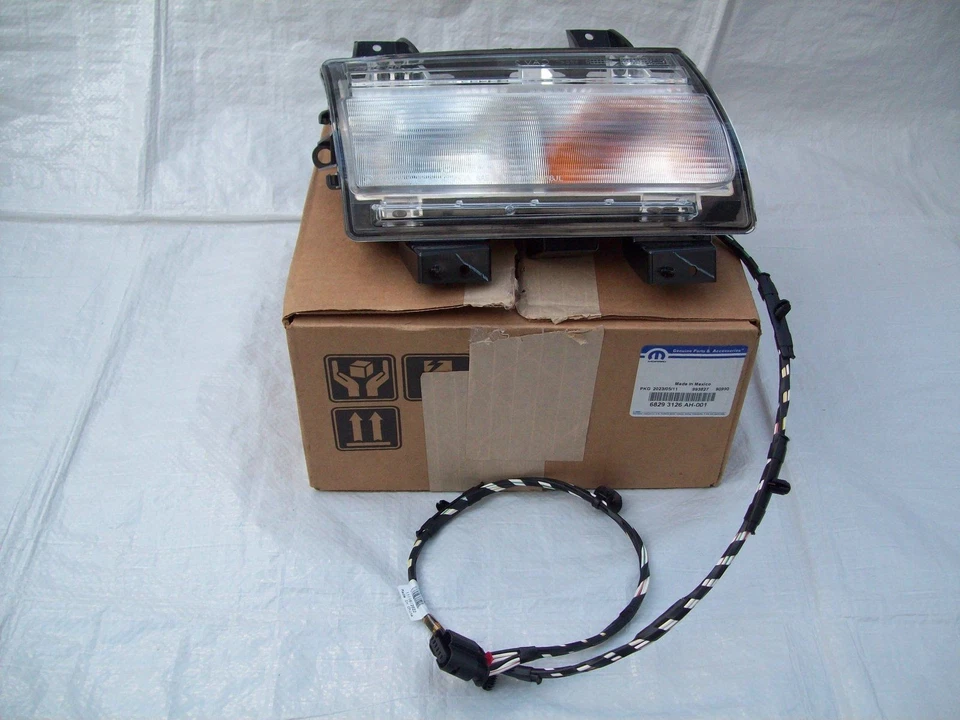 Jeep Wrangler Gladiator Indicator Light Genuine Front Right 68293126AH 2018-2025 - Image 2 of 4