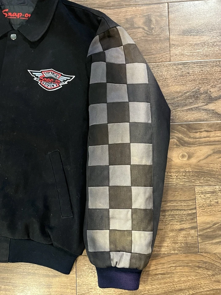 Jaqueta bordada vintage com botão de encaixe tamanho pequeno - Imagem 4 de 4