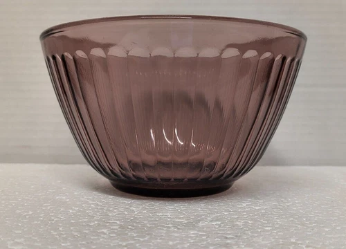 Vintage PYREX 7401-S Ribbed Amethyst Purple 3-Cup Glass Mixing Bowl