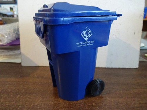 WASTE CONNECTIONS REHRIG DESKTOP BLUE GARBAGE TRUCK MINI BIN CAN PEN HOLDER