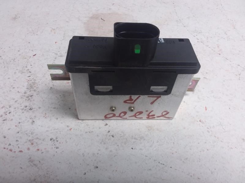 Aston Martin DB9 2006 Fuel pump control module P/N 3W839D372AB