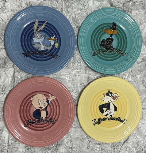 4 Fiesta Looney Tunes Dinner Plates 10.5” Sylvester Bugs Bunny Daffy Porky NICE