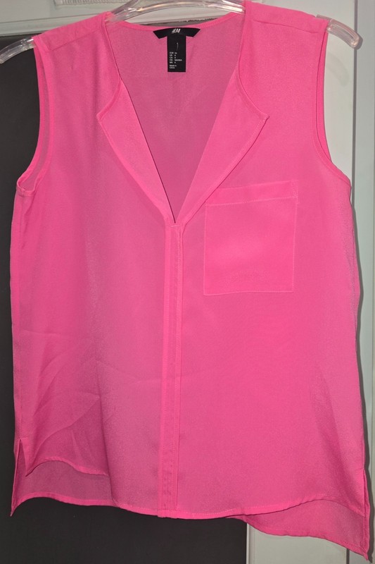 Bright Hot-Neon Pink Sleeveless blouse, Light, V-Neck, New without Tag, Size 4