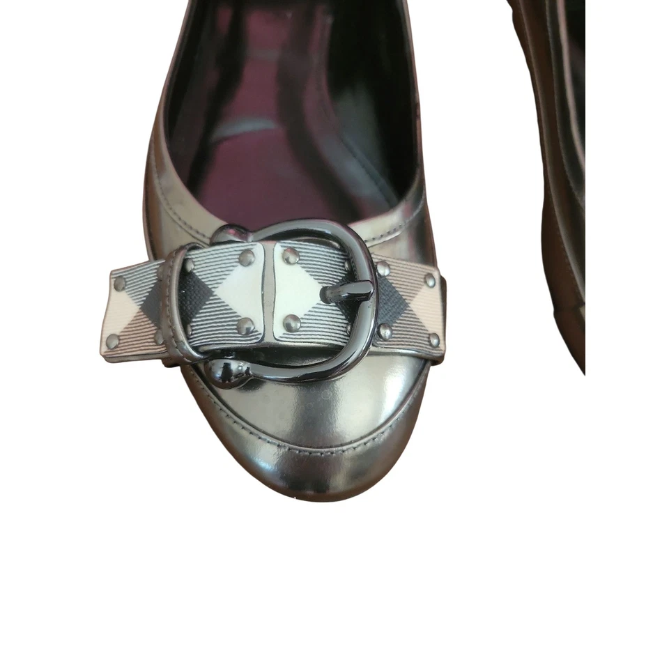 博柏利女式金属皮革芭蕾平底鞋 39 Nova 格纹扣银色意大利 — 第 3/4 张图片