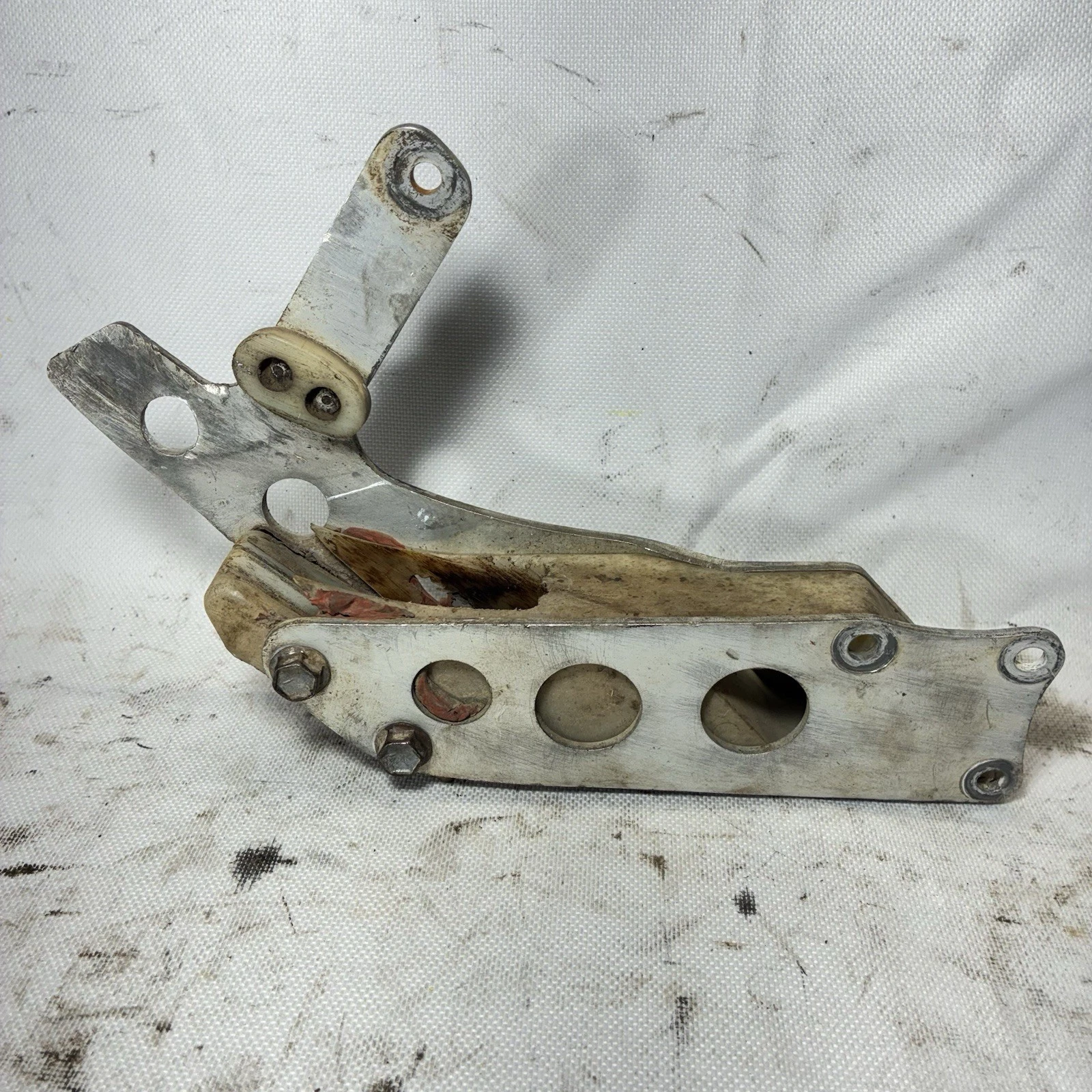 1984 1985 Suzuki RM125 RM 125 chain guide