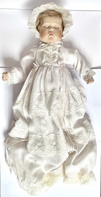 Artisan Puppe limited edition Im Taufkleid