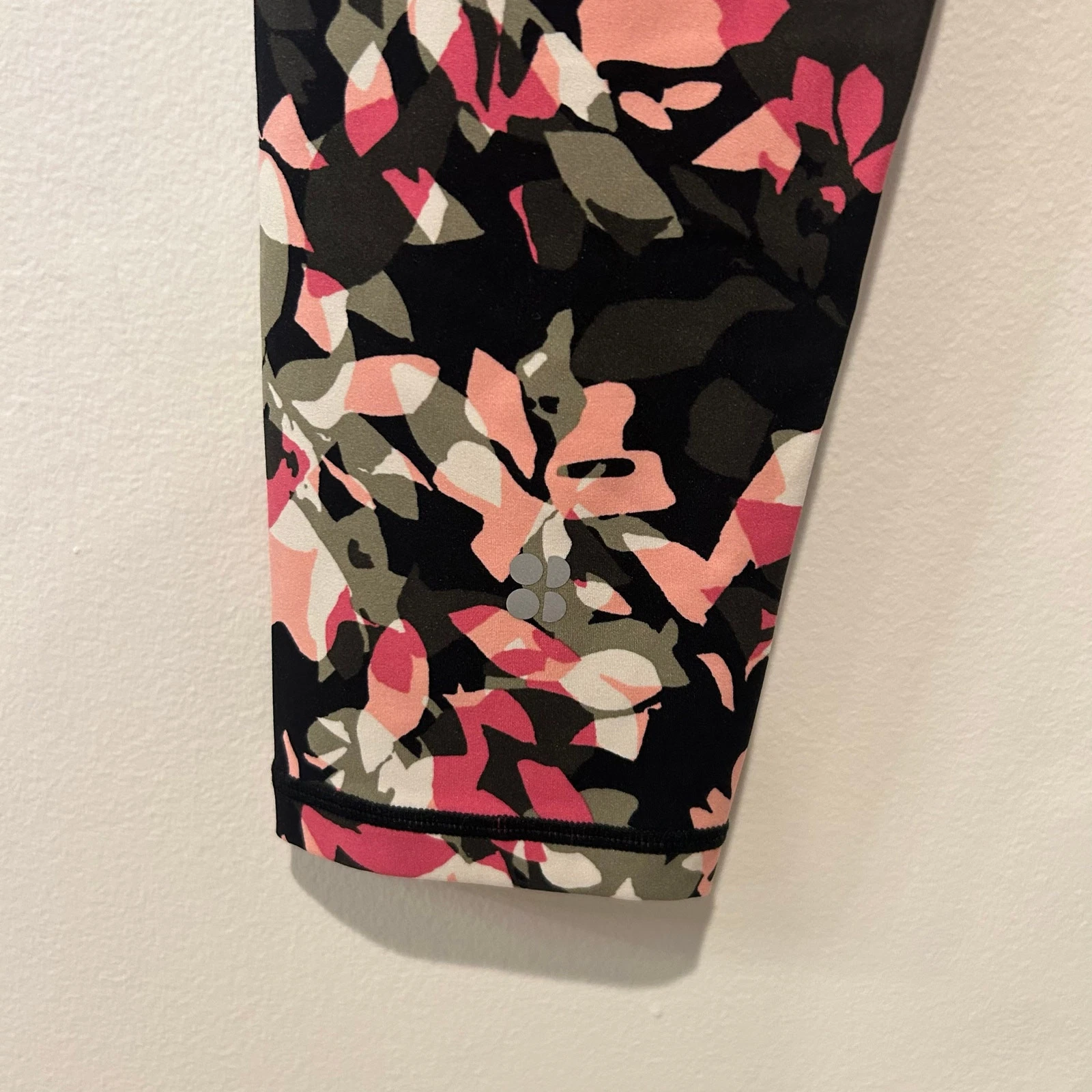 sweaty-betty power 7/8 length floral athleisure leggings