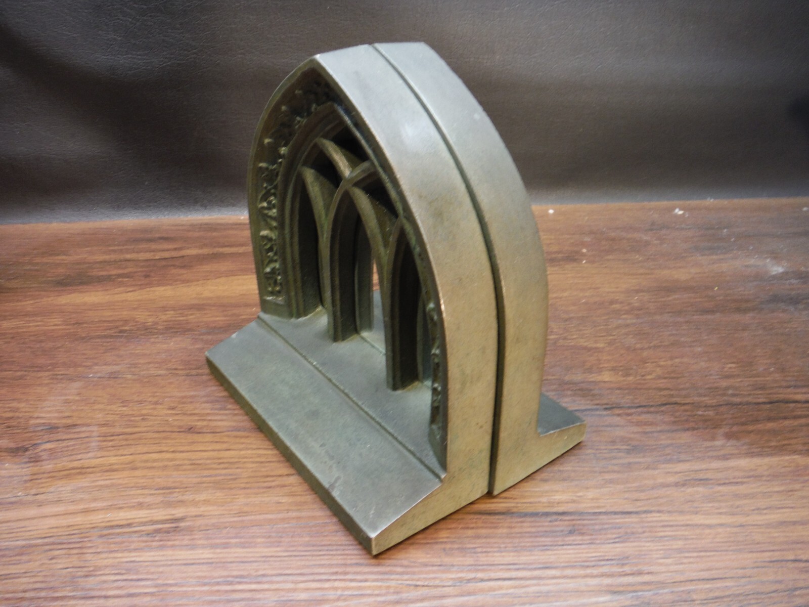 ANTIQUE BRADLEY & HUBBARD ARCHITECTURAL CATHEDRAL CAST IRON WINDOW ART BOOKENDS