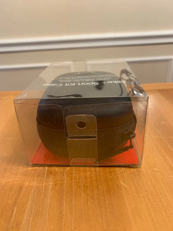 Nike Sports Kit case For iPod Nano and accessories - Image 3 of 4