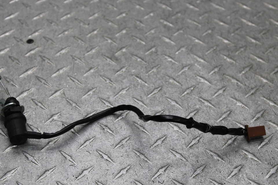 Yamaha FZ1 2003 sensor de freno trasero 5LV-82530-00-00 Foto 3 de 4