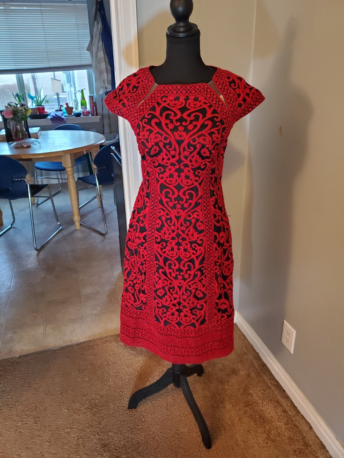 Tadashi Shoji Red/Black Floral Lace Sheath Cap Sleeve Knee Dress Size 12