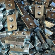 Lot of 50 pcs 80/20 roll in T-Nuts, 3781, 10/32 thread with set screw