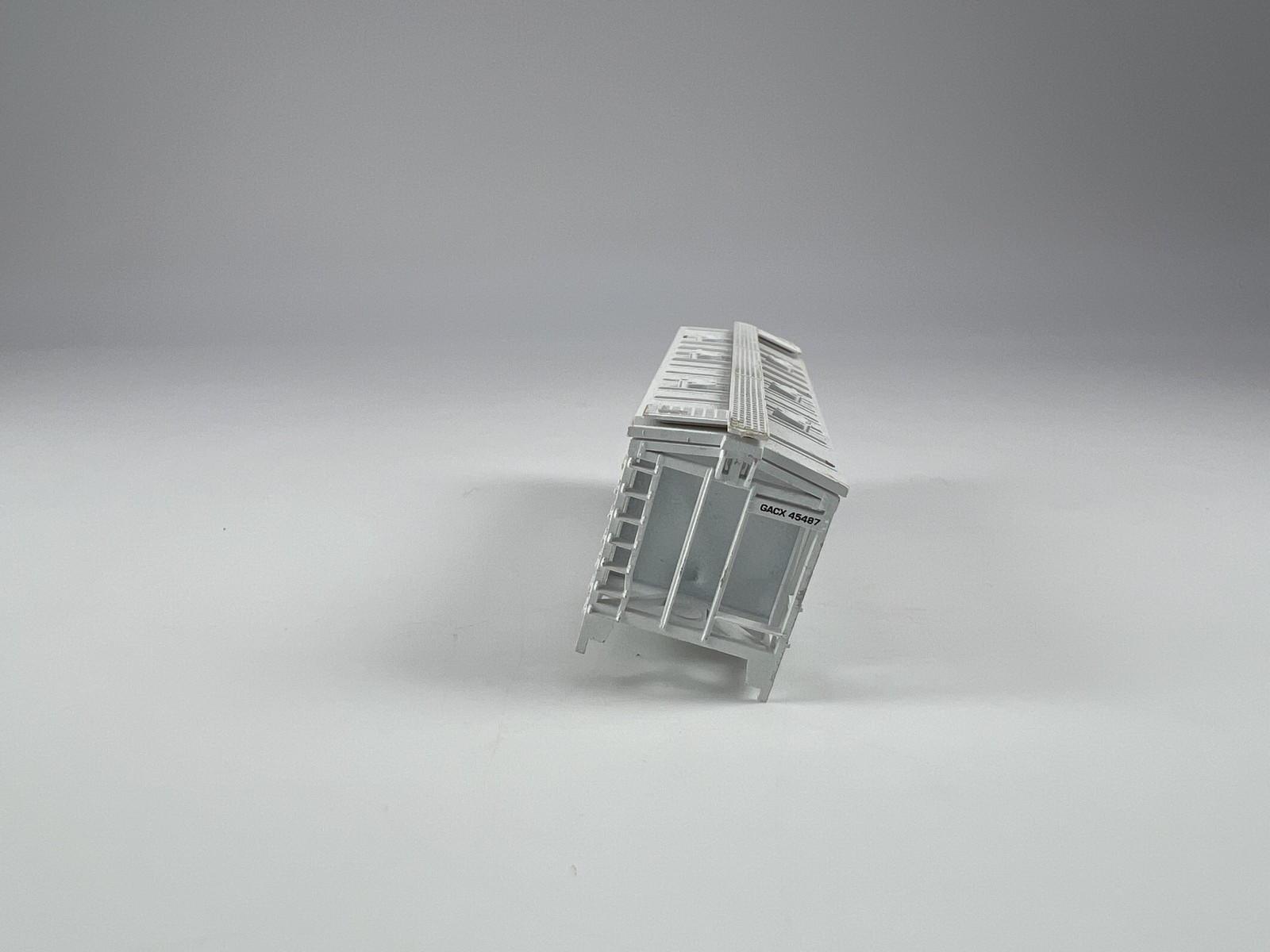 Atlas #45487 N Scale Golden Loaf Covered Hopper Car White Fair