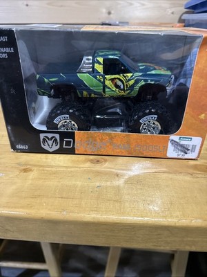new ray 1/32 truck Dodge Ram 1500 Slt Reptile 2000 ￼