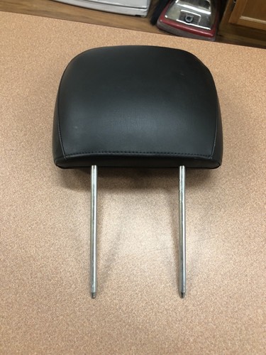 2005 Chrysler Pacifica Headrest USED - Picture 2 of 2