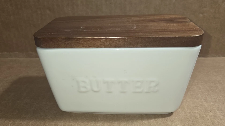 Butter Dish Better Homes Gardens Porcelain Embossed  Farmhouse Acacia Wood White - Image 2 of 4