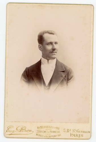 PHOTO carte  album CABINET photographie Pirou Paris, un homme pose mode - Foto 1 di 2