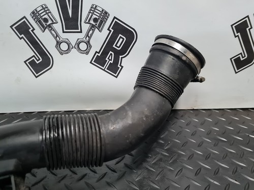 Manguera de tubo de entrada de aire Vauxhall Signum 3,0 diésel 2003-2008 OEM 55353936 - Imagen 6 de 9