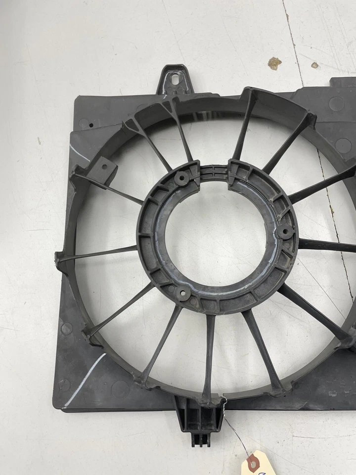 Ventilador de refrigeración del motor Lexus Es330 2005 cubierta de plástico OEM Foto 3 de 4