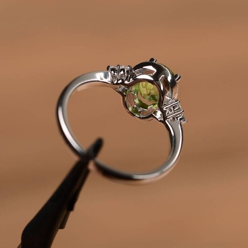 Vintage Oval Cut Natural Peridot 14K White Gold Plated Silver Engagement Ring - Picture 3 of 4