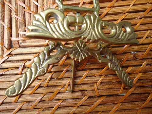 VTG Brass Mini Easel 6x4" Ornate Art Display Stand Whimsical Maximalist Decor - Picture 4 of 7