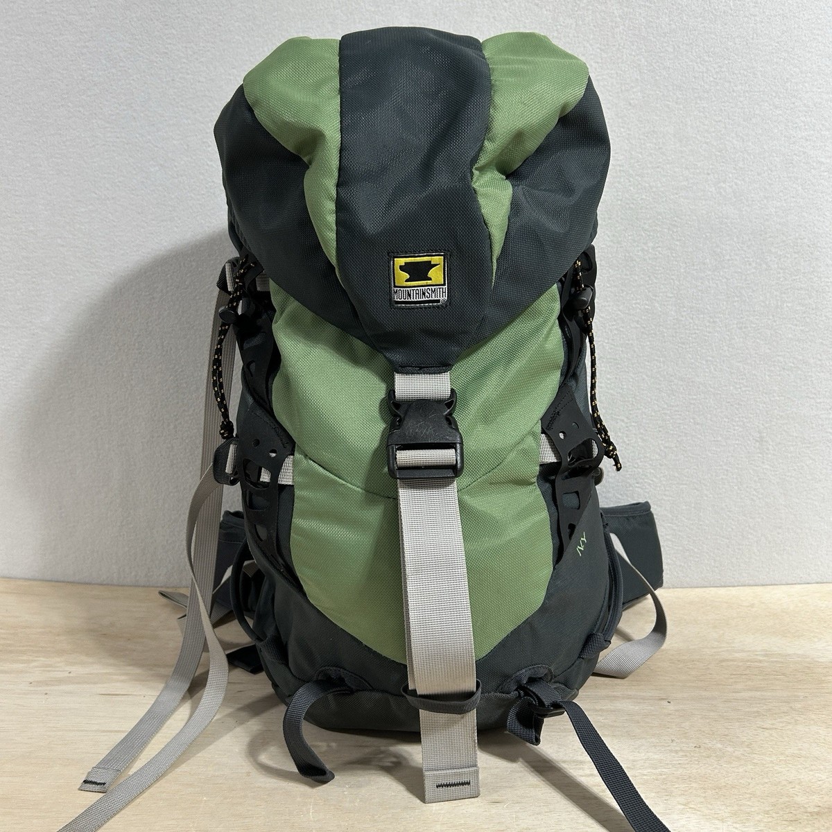 Mountainsmith Hiking Backpack Internal Frame Hydration Pack 