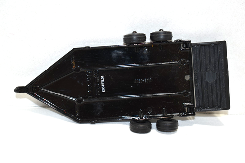 Ertl 1:64 Dual Axle Flat Bed Trailer Diecast Black - Picture 3 of 3