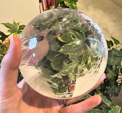 Hochwertige natürliche klare Quarzkugel Kristallkugel 10 cm 