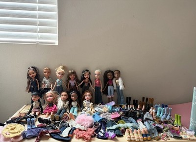 Y2K VTG 2001 BRATZ DOLLS LOT w/Clothes , Shoes And Accessories