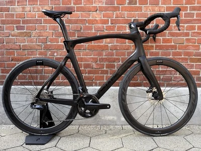 NEW! Pinarello Dogma F12 Disc/Size 59,5/Shimano Ultegra Di2/Scope R4/€12.999 - Bild 1 von 4