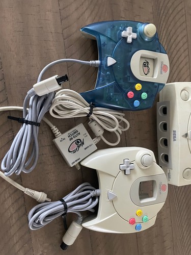 ☀️ SEGA Dreamcast Game Console Complete w/ 2 Controllers & Cables TESTED - Picture 3 of 4