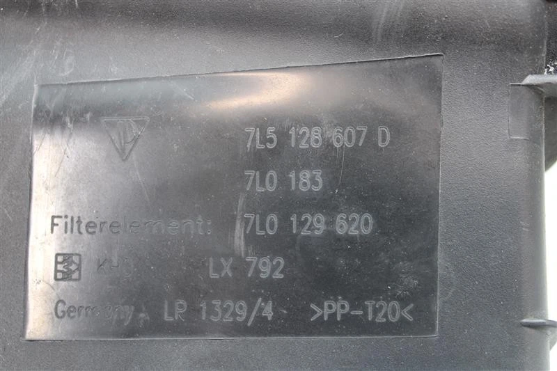 Used Left Air Cleaner Assembly fits: 2008 Porsche CAYENNE normal air cleaner opt Foto 3 de 4