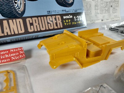 Toyota Land Cruiser 4x4 4 Wheel Drive Nichimo 1:20 Model Kit