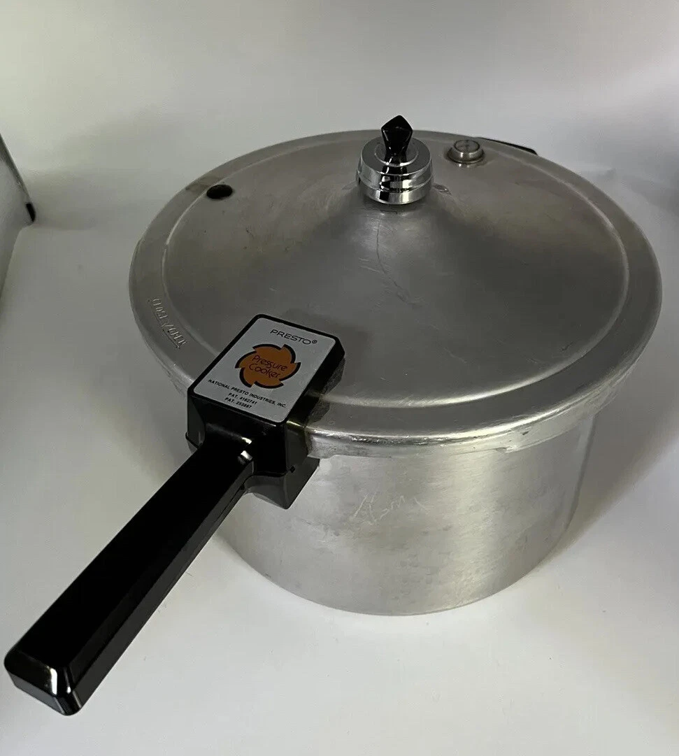 Vtg Presto Pressure Cooker Model 409A stove top