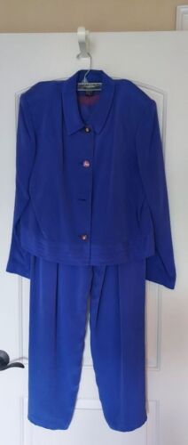 Womens pant suit --- Patrick Collection brand, bea