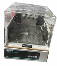 New Brunswick Scientific INNOVA 4000 Incubator Shaker M1192-0100. Powers Up.