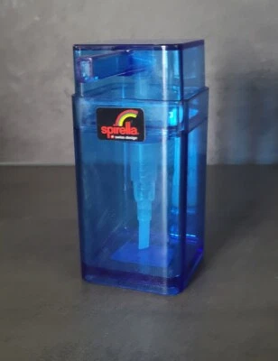 Cubo Clair Bleu Distributeur De Savon. Design Rectangulaire Et Transparent. - Photo 1/4
