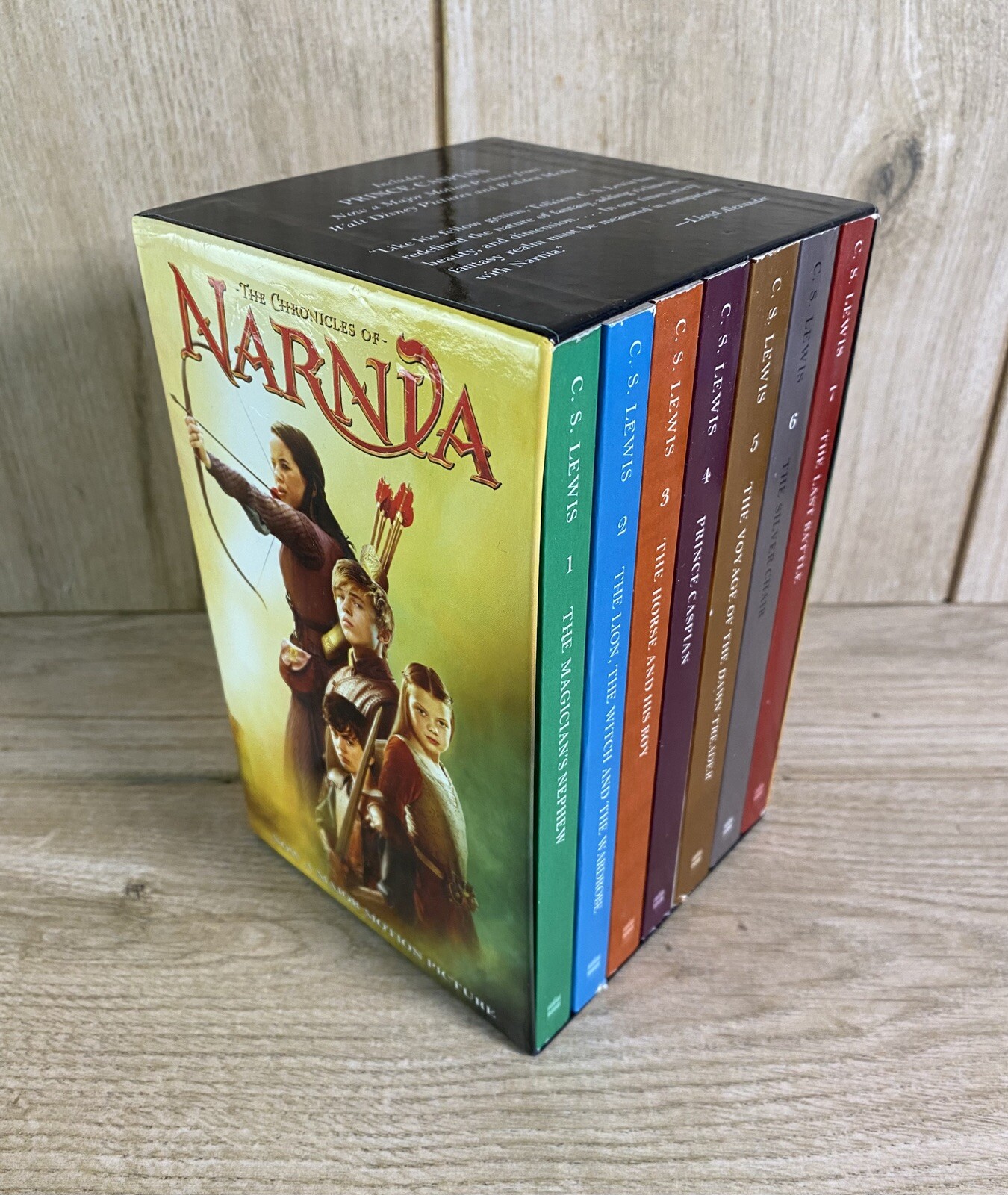 The Chronicles of Narnia by C.S. Lewis : Seven Book Collection Paperback