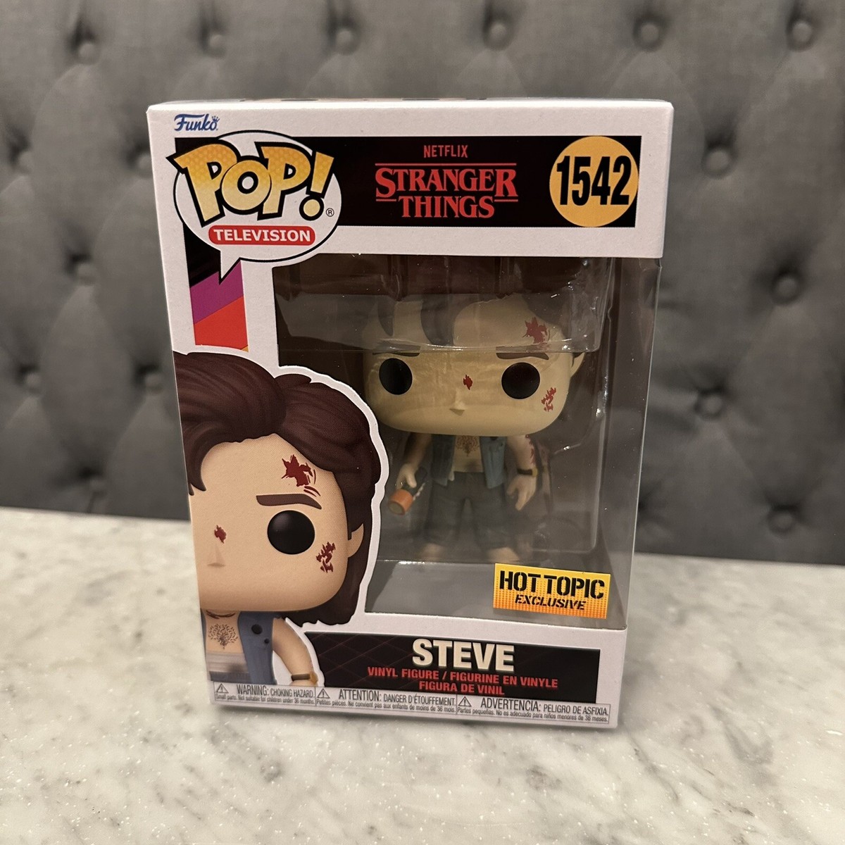 Funko Pop 1542 Steve Bloody Stranger Things- Hot Topic