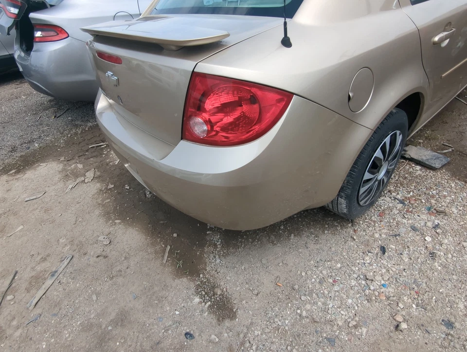 2005-2010 Chevrolet Cobalt Rear Bumper Assembly Oem WE8SW Foto 3 de 3