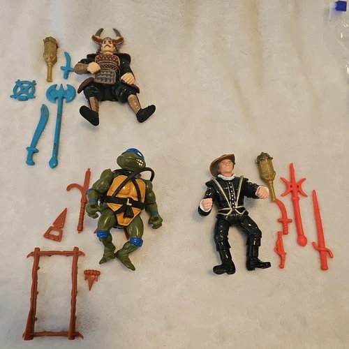 Vintage lot of 15 Teenage Mutant Ninja Turtle figures w/ Weapons Accessories