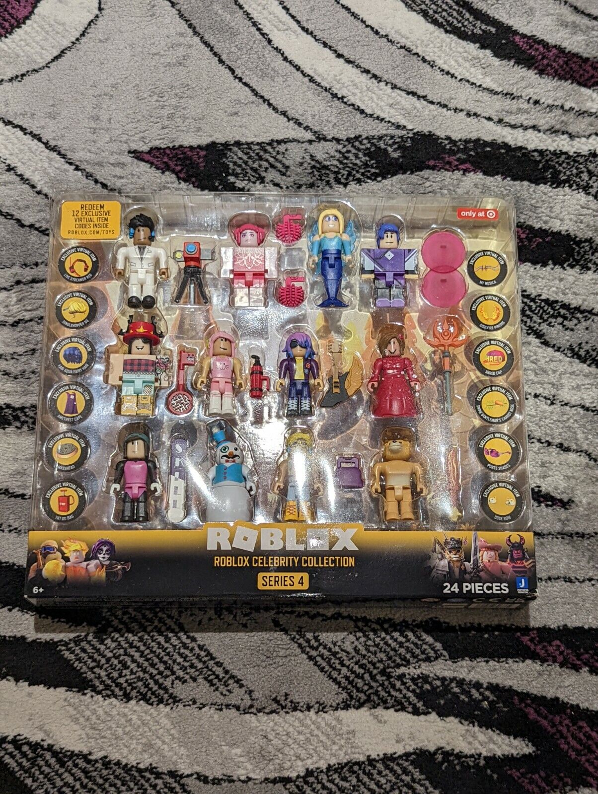 Roblox Celebrity Collection Series 4 24 pieces 12 Virtual Codes