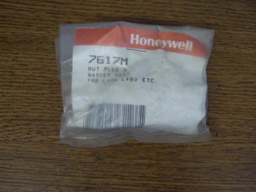 New Honeywell 7617M 1/2" NPT Brass Compression Fitting Nut Plug & Washer. B6