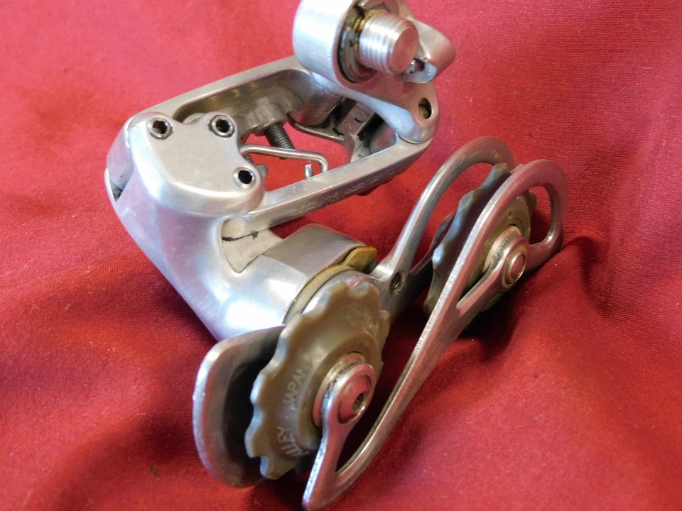 Vintage 1984 SunTour RD-5200 Superbe Pro Rear Derailleur w/ Sealed Pulleys 180 g - Image 3 of 4