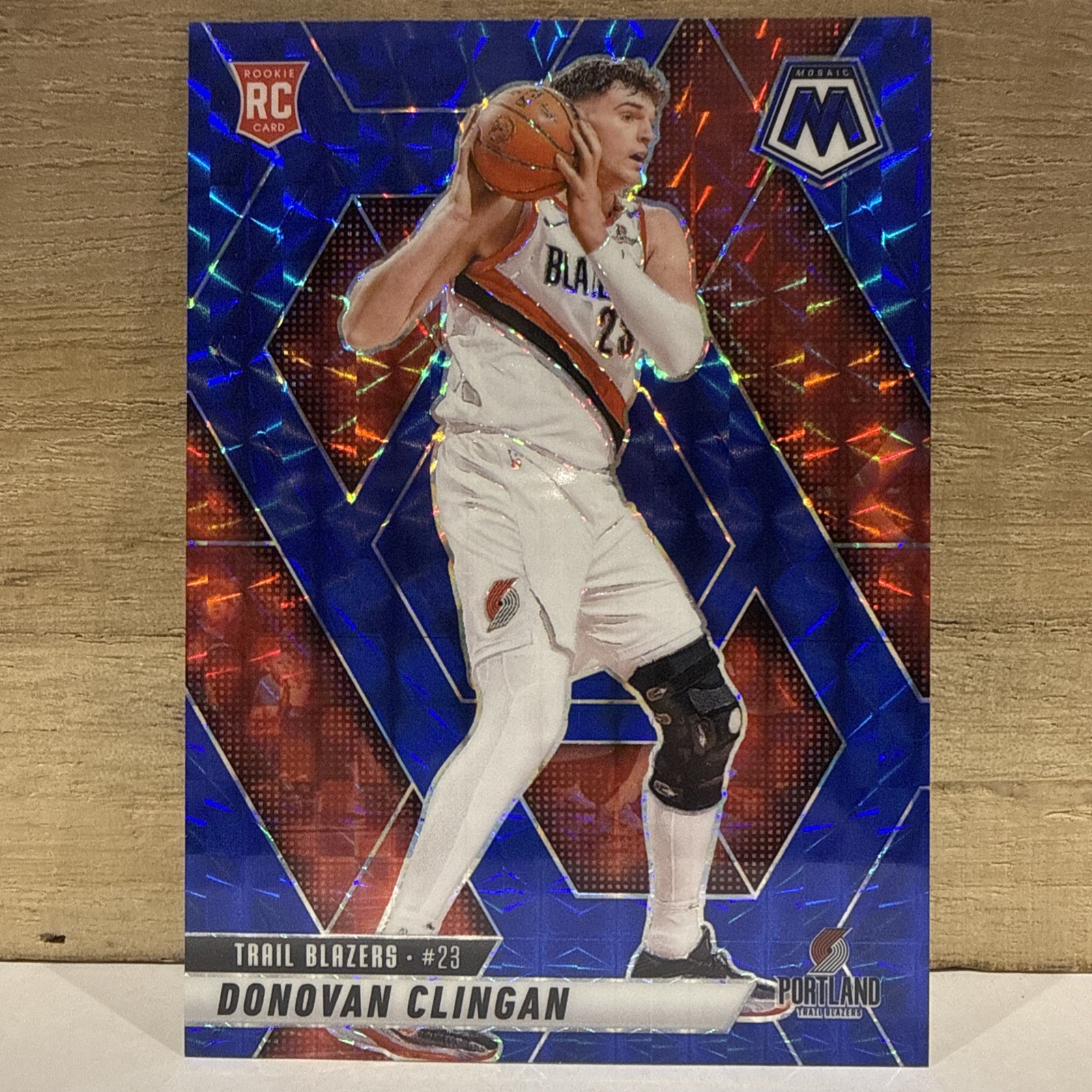 Donovan Clingan 2024-25 Panini Mosaic #246 RC Rookie Blue /199 Trail Blazers
