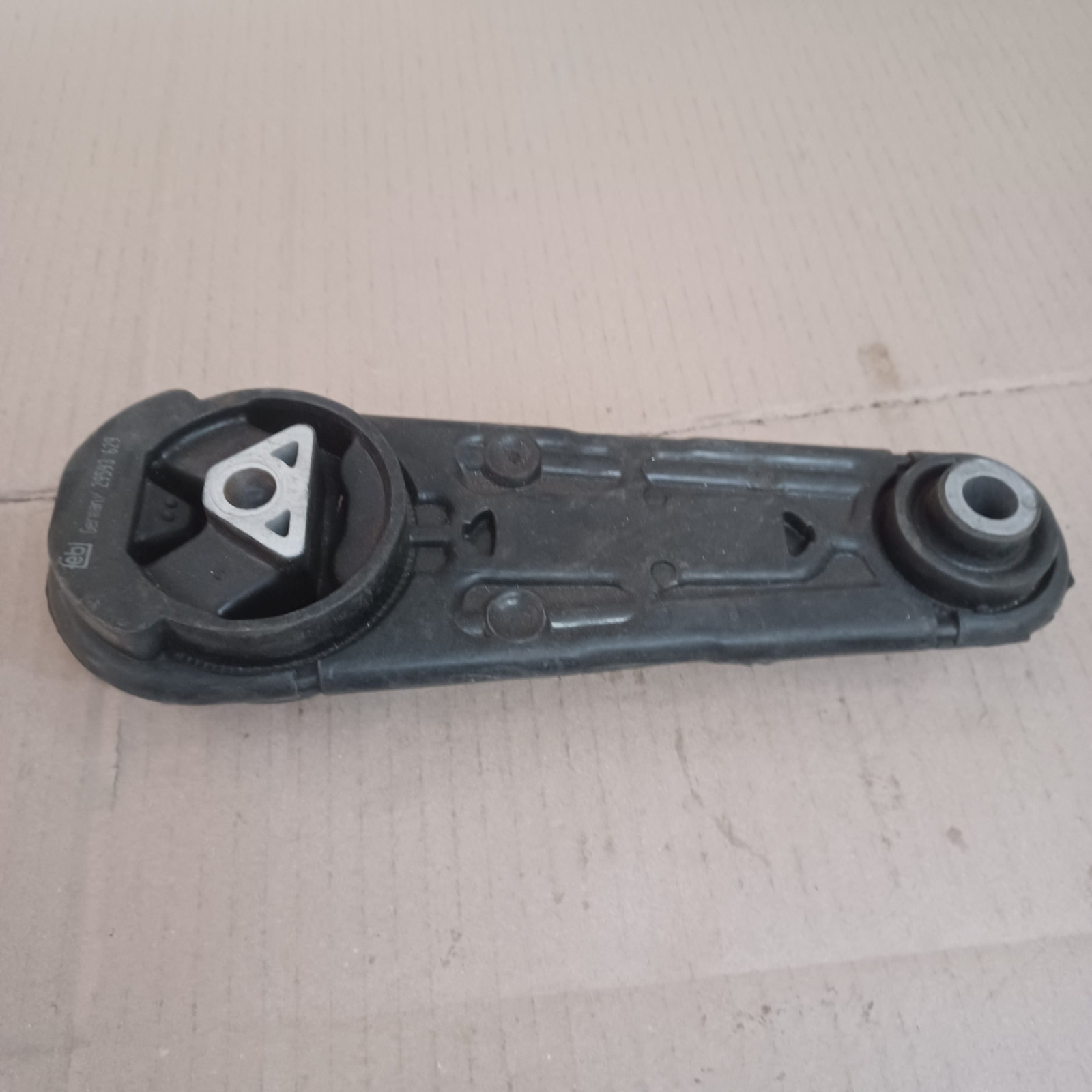 Support moteur inférieur Renault Mégane II pour rénovation du train avant