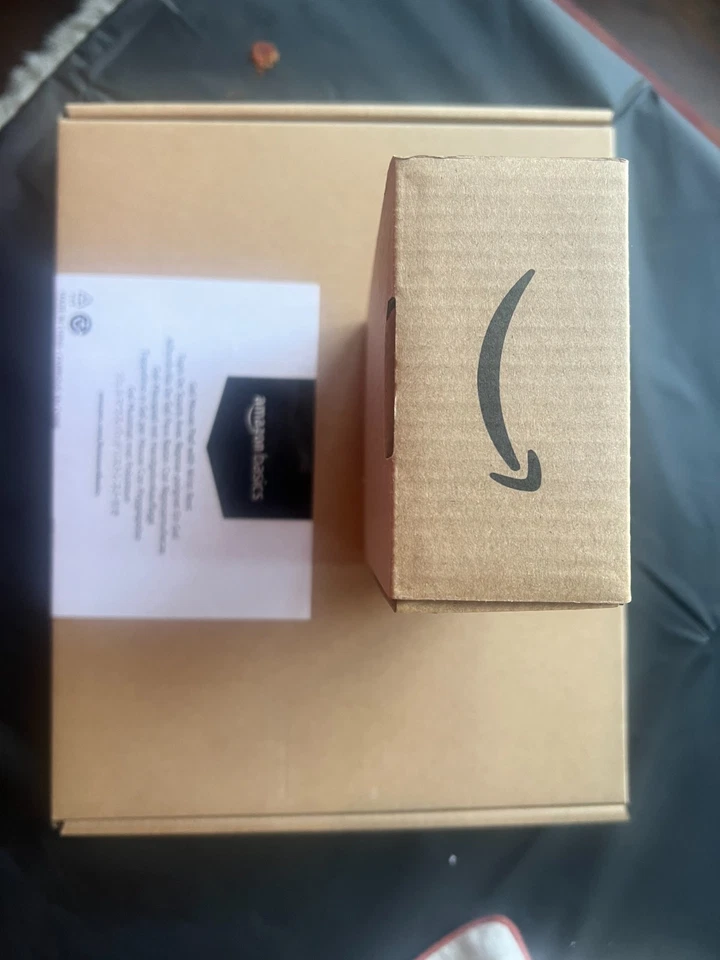 Complete Set - Amazon Basics Wireless Optical Mouse + Batteries + Gel Mouse Pad - Image 2 of 4