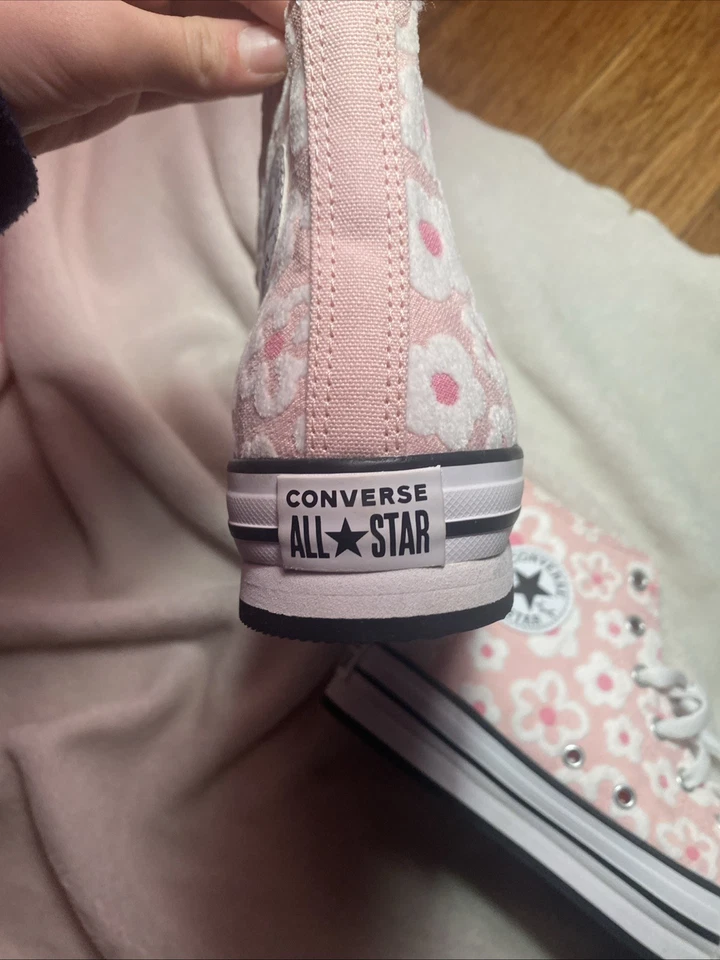 ( Size 4) Youth/Kids CONVERSE Chuck Taylor All Star Lift High Top Sneaker - Image 2 of 4